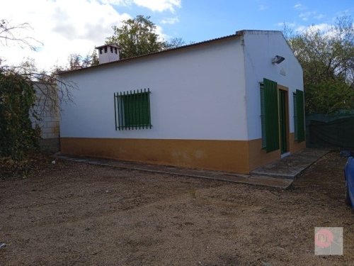 CHALET EN VENTA EN ALMENDRALEJO (PANTANO DE ALANGE)