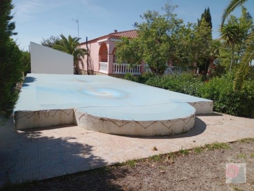 CHALET EN VENTA EN ALMENDRALEJO (TIZA)