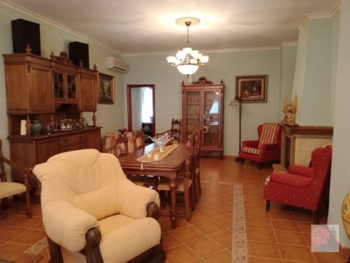 CHALET EN VENTA EN ALMENDRALEJO (TIZA)
