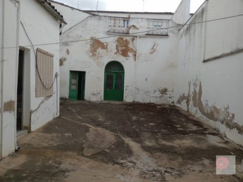 CASA EN VENTA EN ALMENDRALEJO (CENTRO)