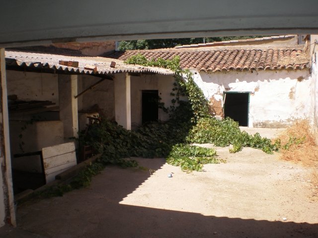 SOLAR COMERCIAL EN VENTA EN ALMENDRALEJO (LAS MERCEDES)