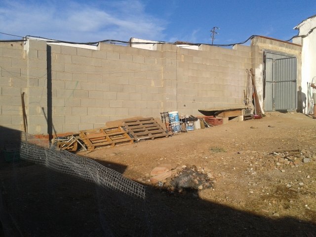SOLAR COMERCIAL EN VENTA EN ALMENDRALEJO (POLÍGONO INDUSTRIAL)