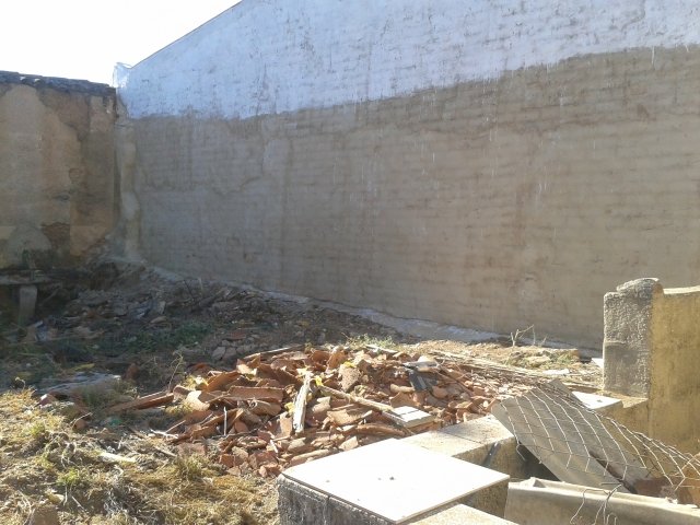 SOLAR COMERCIAL EN VENTA EN ALMENDRALEJO (LA FAROLA)